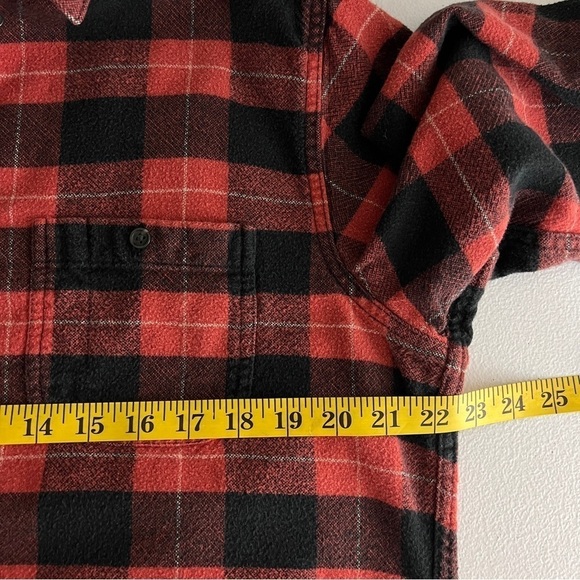 J.Crew Men's Flannel Shirt Size Large Red Plaid Long Sleeve Top Pocket Button Up - Picture 9 of 11